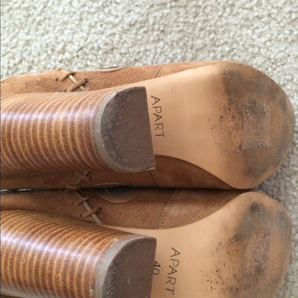 Boots - Picture 4 of 4